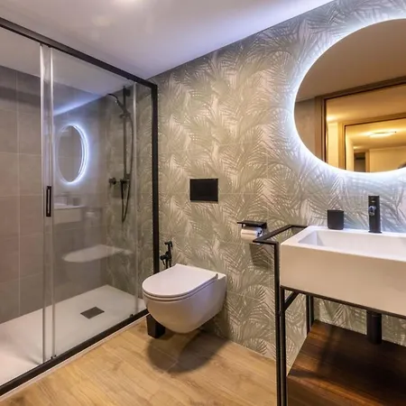 06ak1 - 4 Bedrooms Swimming Pool And Sauna *