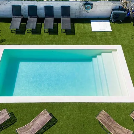 06ak1 - 4 Bedrooms Swimming Pool And Sauna *