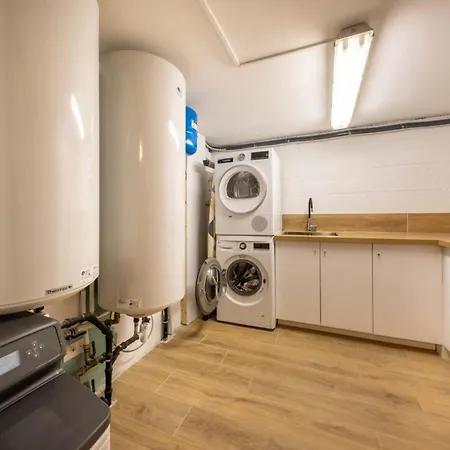06ak1 - 4 Bedrooms Swimming Pool And Sauna *