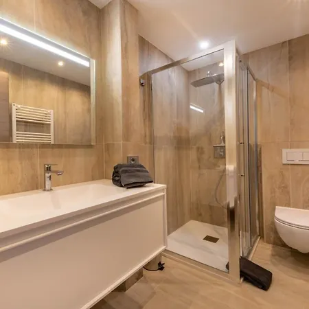06ak1 - 4 Bedrooms Swimming Pool And Sauna Villeneuve-Loubet