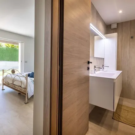 06ak1 - 4 Bedrooms Swimming Pool And Sauna