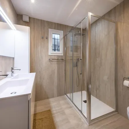 06ak1 - 4 Bedrooms Swimming Pool And Sauna *